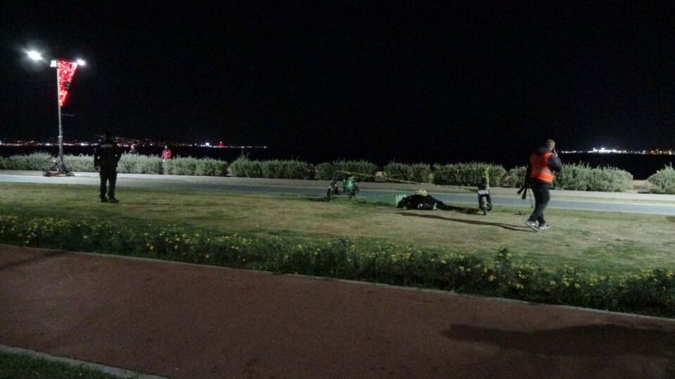 Kordon Sahili'ndeki çimlerde cansız beden bulundu