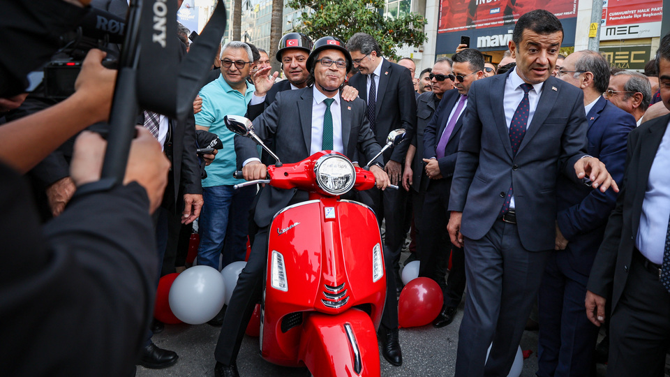 Özel sözünü tuttu, belediyeye böyle gitti