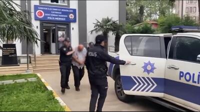 Kadın öğretmeni yumruklayan veli yakalandı!