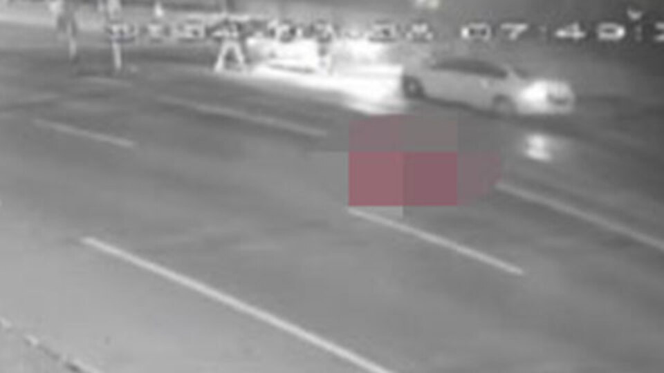 2 kişi otomatik silahlarla öldürüldü! Kırmızı ışıkta yaylım ateşi!