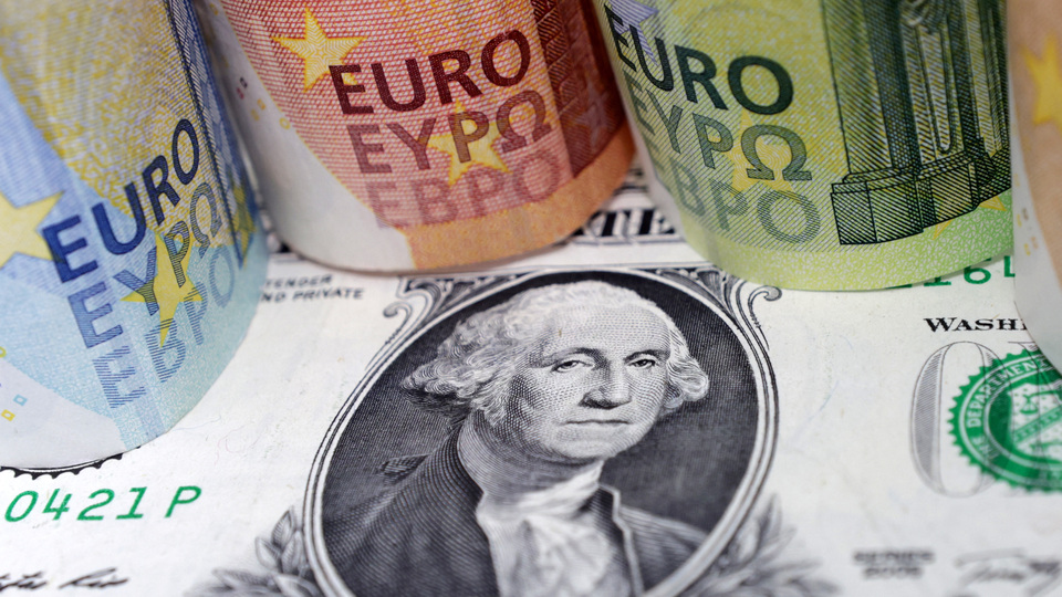 Döviz mevduatlarında 1 milyar dolarlık artış