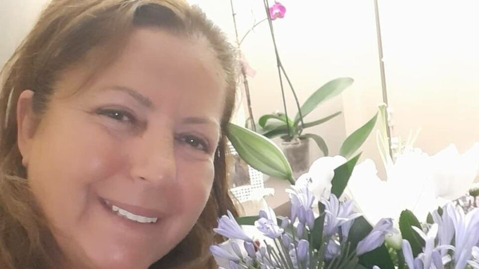 Zincirleme kazada araçtan fırladı!