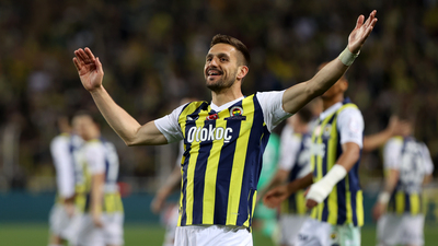 Derbilerde bir başka oynuyor!