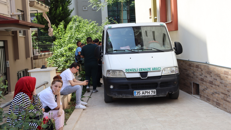 Yalnız yaşadığı evinde çıkan yangında öldü