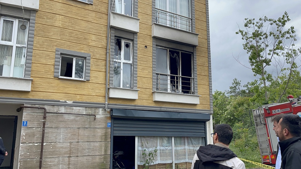 3 yaşındaki çocuk yangında can verdi