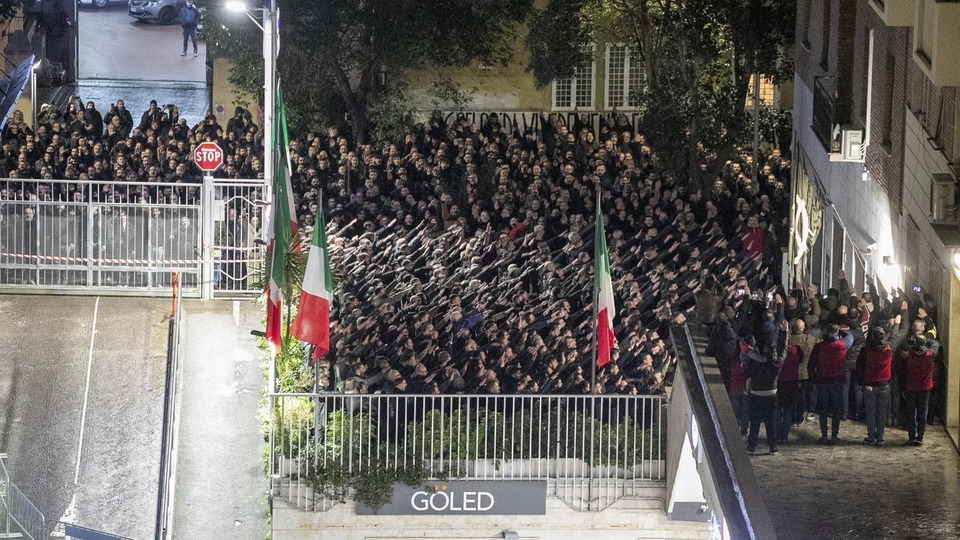 İtalya'da "Nazi selamı"yla anma töreni