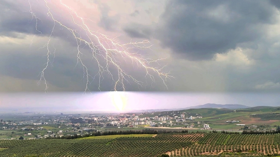14 il için sarı kod! Kuvvetli sağanak yağmur, fırtına ve çöl tozu