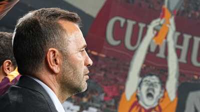 En az bir sene daha Galatasaray'da!