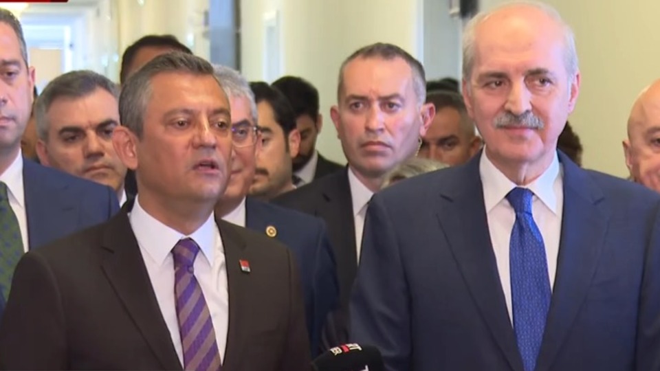 Kurtulmuş'un anayasa turu başladı