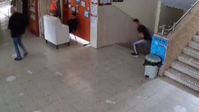 Elektronik sigarayla yakalandı: Müdür yardımcısını bıçakladı