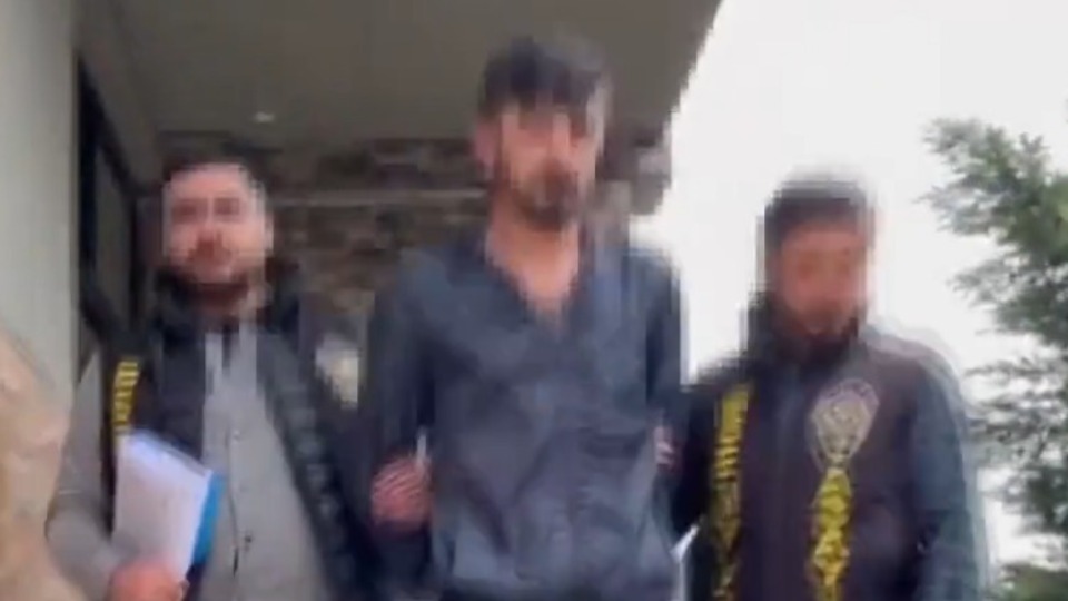 Kardeş katili oldu!