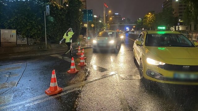 1 Mayıs nedeniyle Taksim'e çıkan yollar kapatıldı