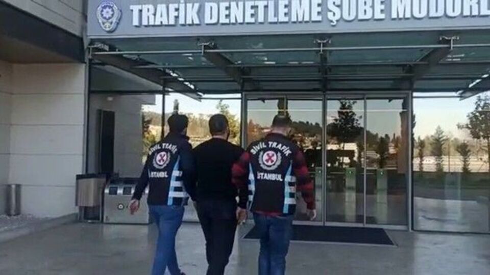 Trafikte Telefonla Konuşma Cezası 2024