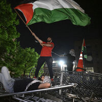 ABD'de vekillerle öğrenciler arasında gerginlik