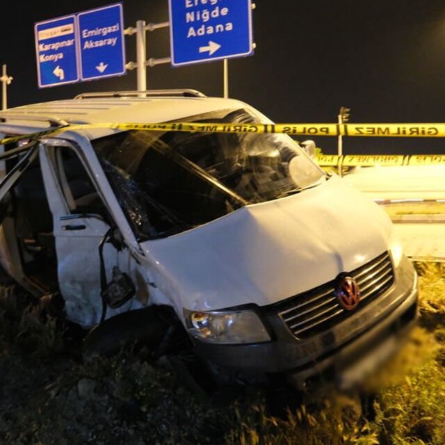 Konya'da midibüsle panelvan çarpıştı: 24 yaralı