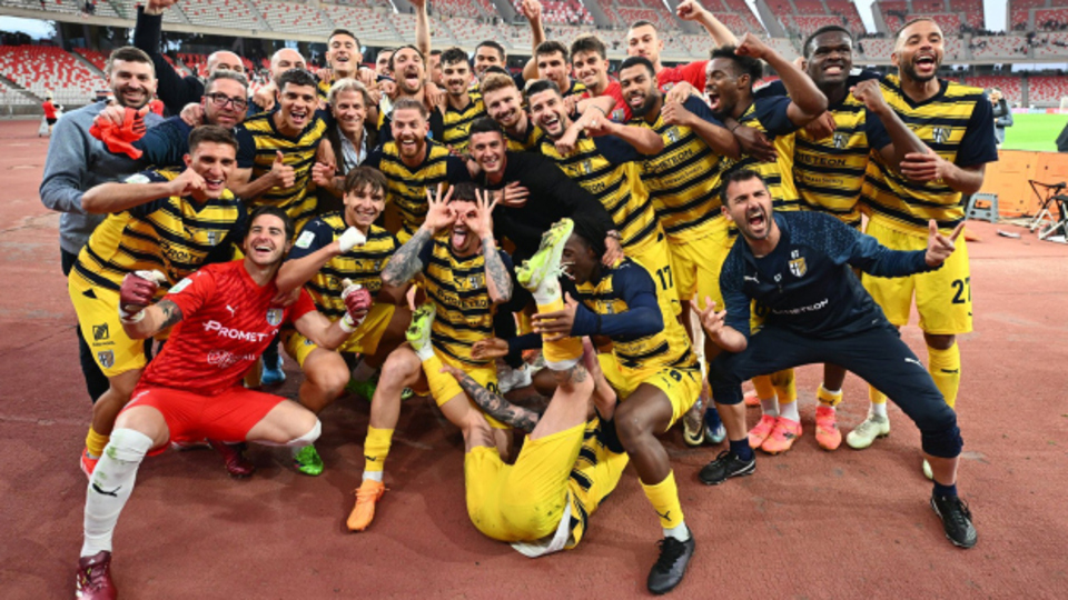 Parma yeniden Serie A'da!