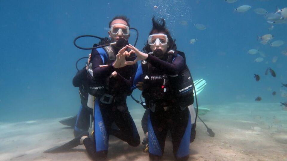 Su altında teklif etti!