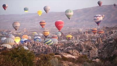 747 bini aşkın turist balonla uçtu