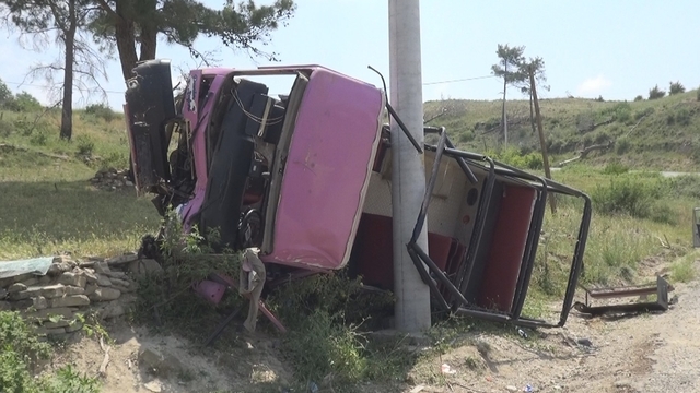 Safari araçları çarpıştı: 15 yaralı