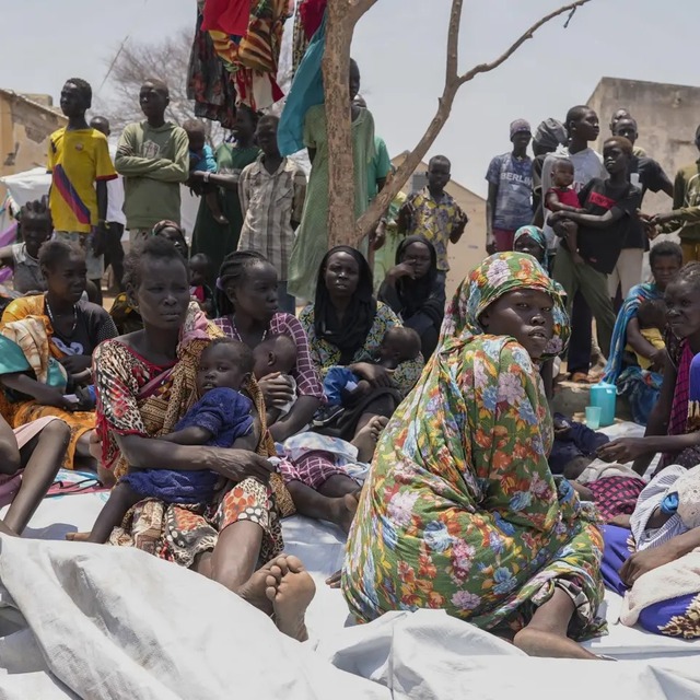 Sudan'da savaştan kaçanlar, Güney Sudan'a geçiyor