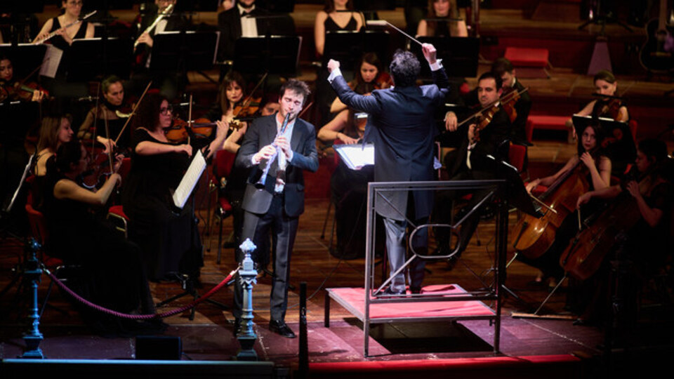 Sanatta askıda bilet