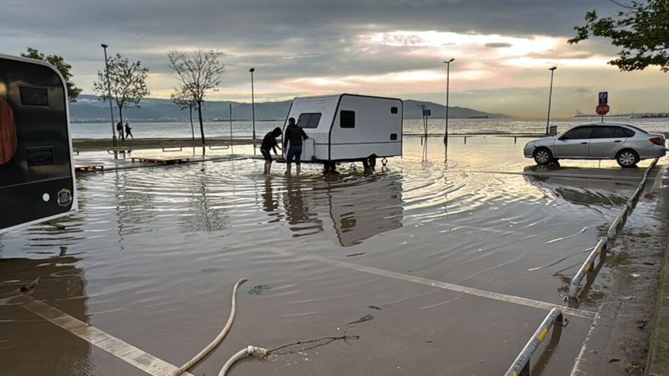 Kuvvetli rüzgar ve sağanak etkili oldu