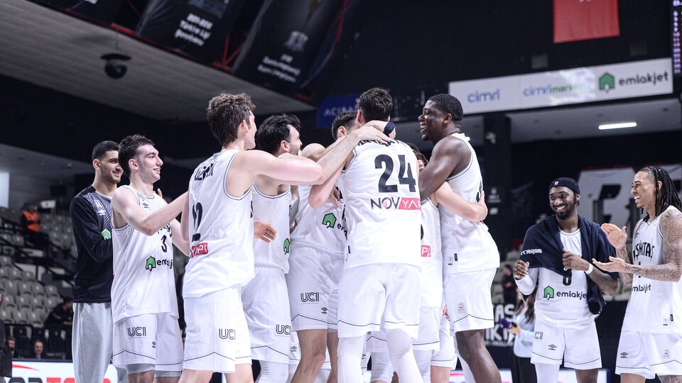 Beşiktaş Emlakjet'ten 56 sayı fark!