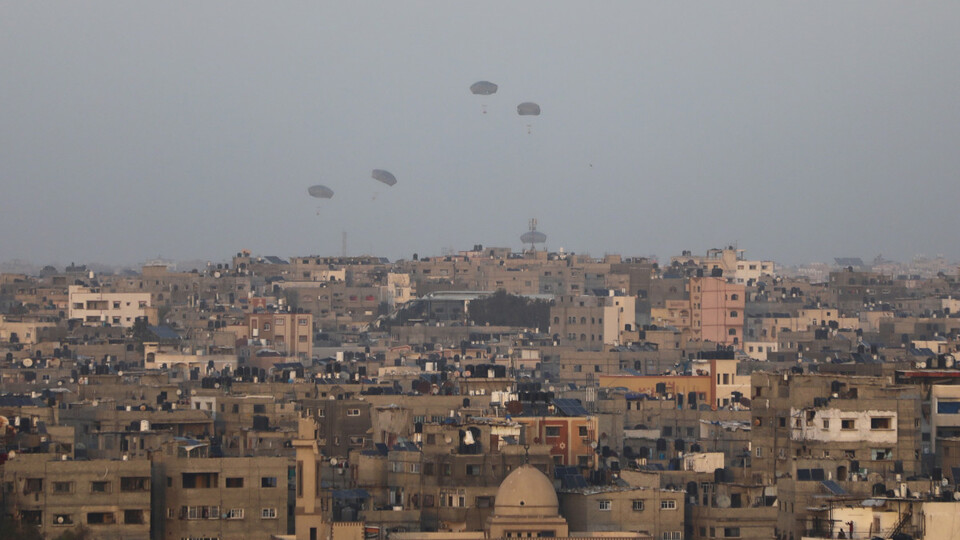 Gazze'de havadan yardım faciası