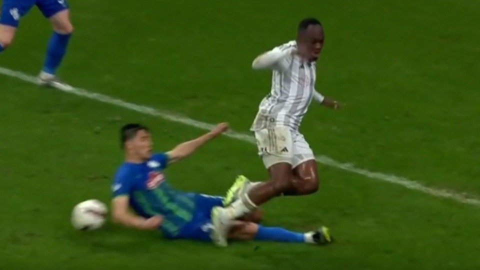 Beşiktaş'tan devre arasında penaltı isyanı!