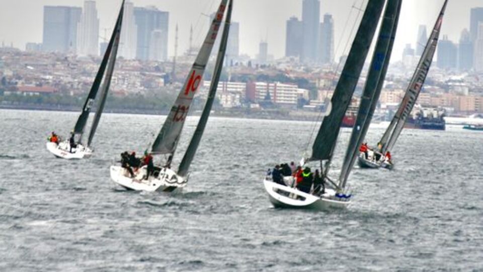 'Boğaz'da gemi trafiği 6 saat askıya alındı