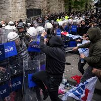 1 Mayıs'ta polise saldıran 52 kişi için tutuklama talebi