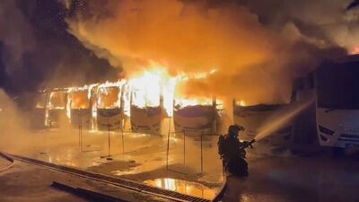 Otoparkta yangın! 15 araç kül oldu