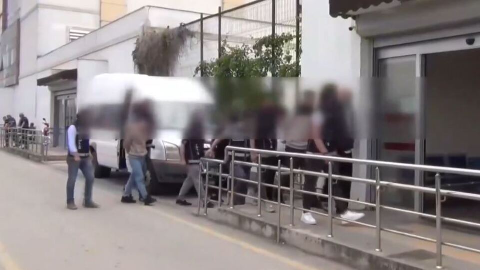 Göçmen kaçakçılarına operasyon: 12 tutuklama