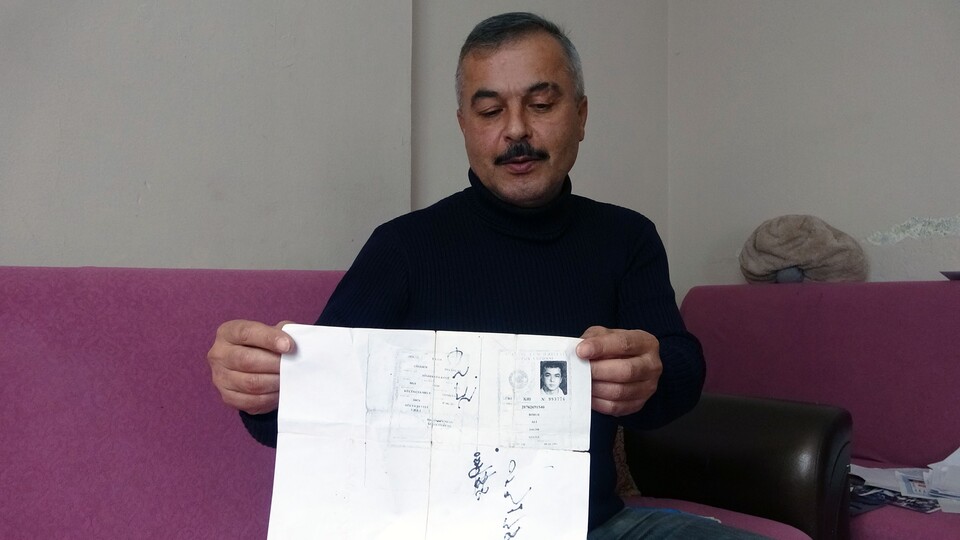 38 yıl pembe kimlikle yaşadı