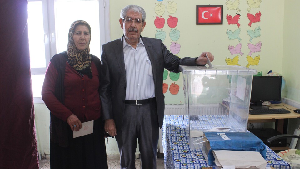 Depremzedeler, ilçe değişikliği için sandık başında