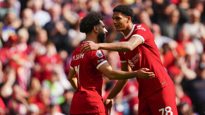 Liverpool, Tottenham'ı 4 golle geçti