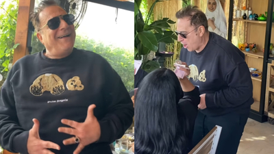 Dans edip turistlerden para topladı