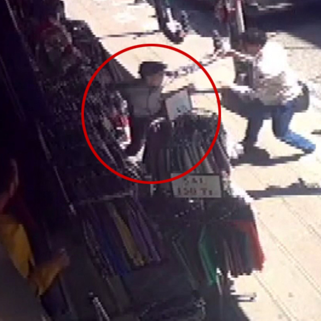 15 yaşındaki çalışan, turisti bıçakladı