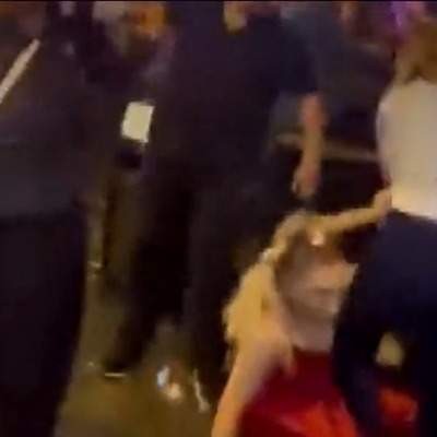  Düğün şıklığıyla sokak kavgası!