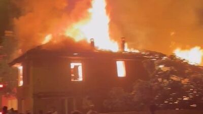 3 ev alevlere teslim oldu