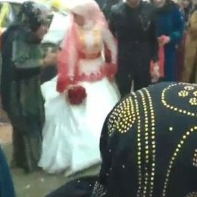 Gelinin duvağını topluyordu, maganda kurşunuyla ağır yaralandı