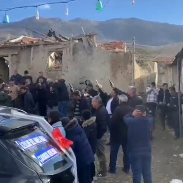 Düğünde havaya ateş açan muhtar gözaltına alındı