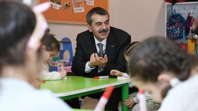 Bakan Tekin'den flaş öğretmen atamaları açıklaması