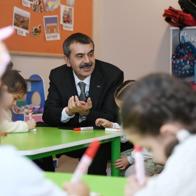 Bakan Tekin'den flaş öğretmen atamaları açıklaması