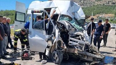 Yol kenarında kaza: 1 ölü, 2 yaralı