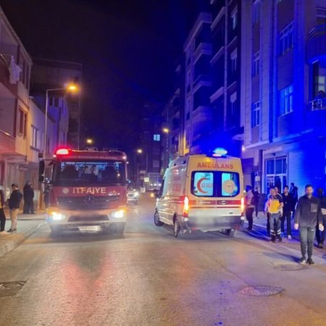 Samsun'da ev yangını: 3 yaşındaki çocuk dumandan etkilendi