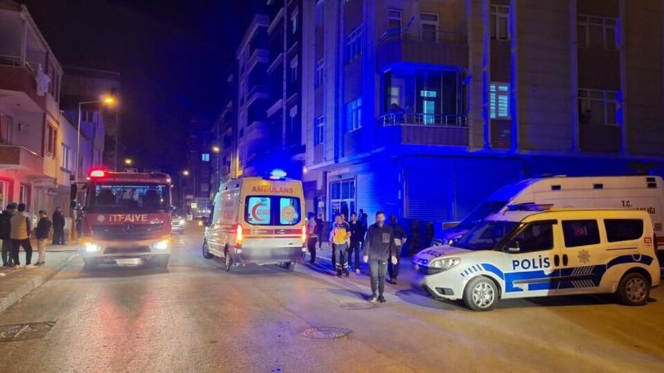 Samsun'da ev yangını: 3 yaşındaki çocuk dumandan etkilendi