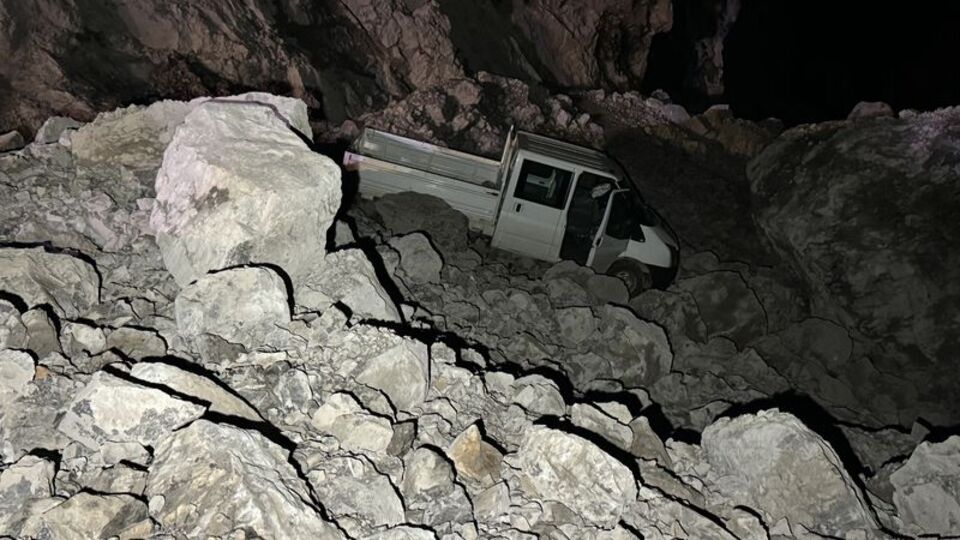 Hakkari-Çukurca yolu kapandı