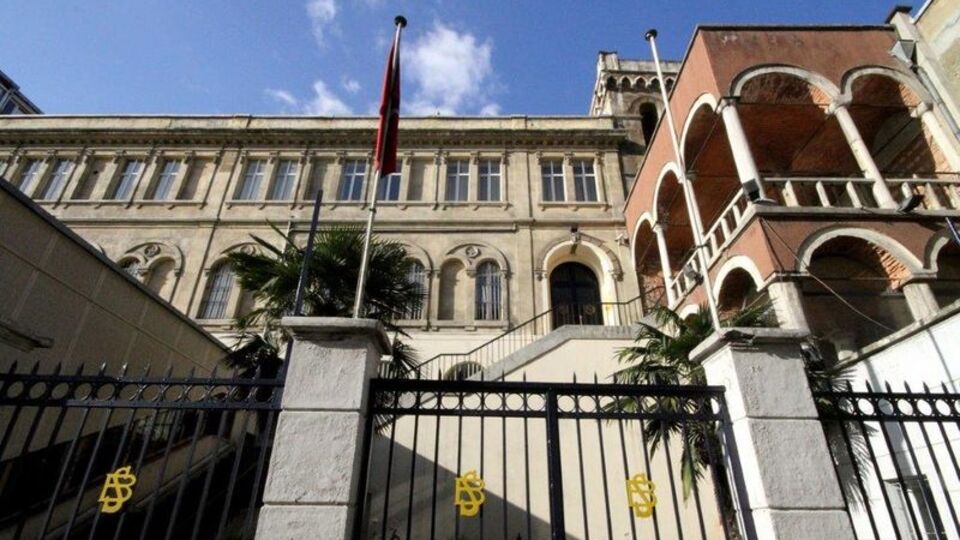 Rekabet Kurulu'ndan Fransız liselerine ceza