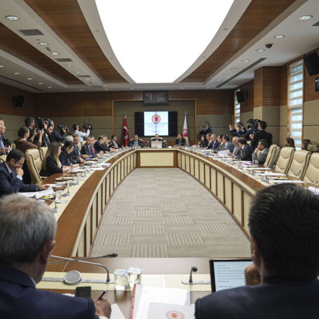 Fahiş fiyatla mücadele kanun teklifi komisyondan geçti